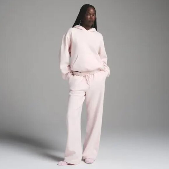 SKIMS Tops - NEW with Tags SKIMS Cotton Fleece Classic Hoodie in Barely Pink Size Extra Small